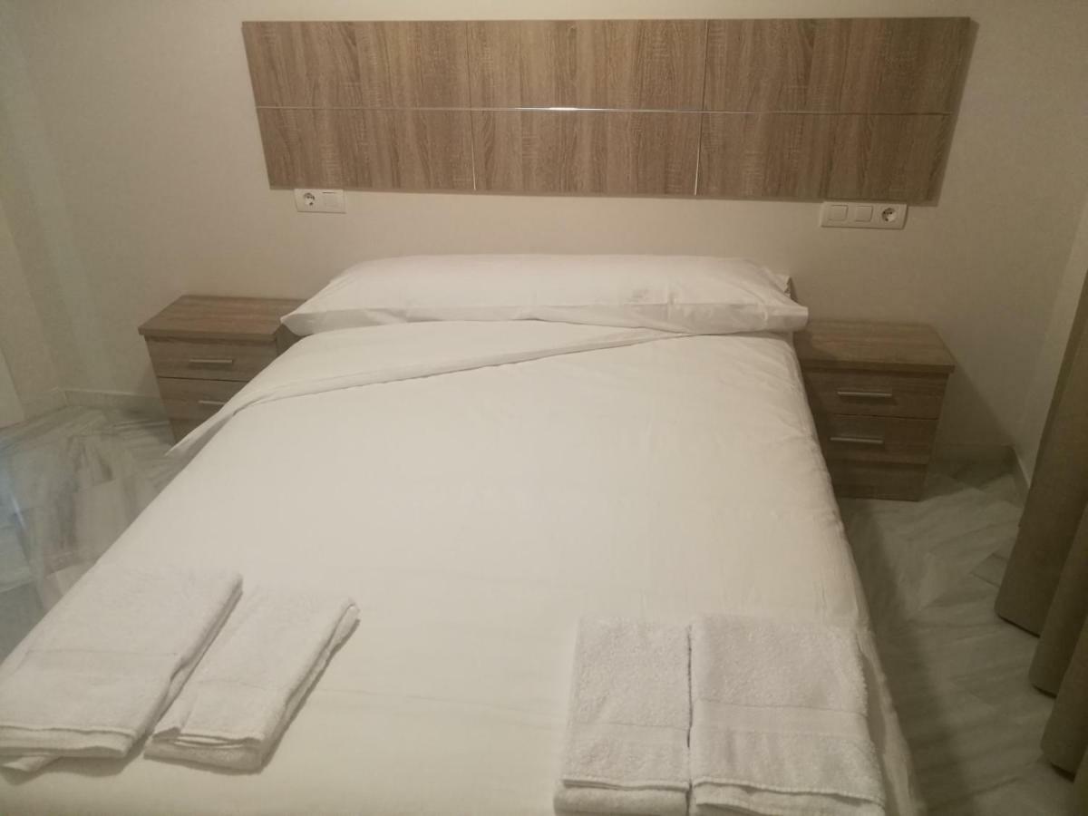 מאלגה Apartamentos Edificio Vicente מראה חיצוני תמונה