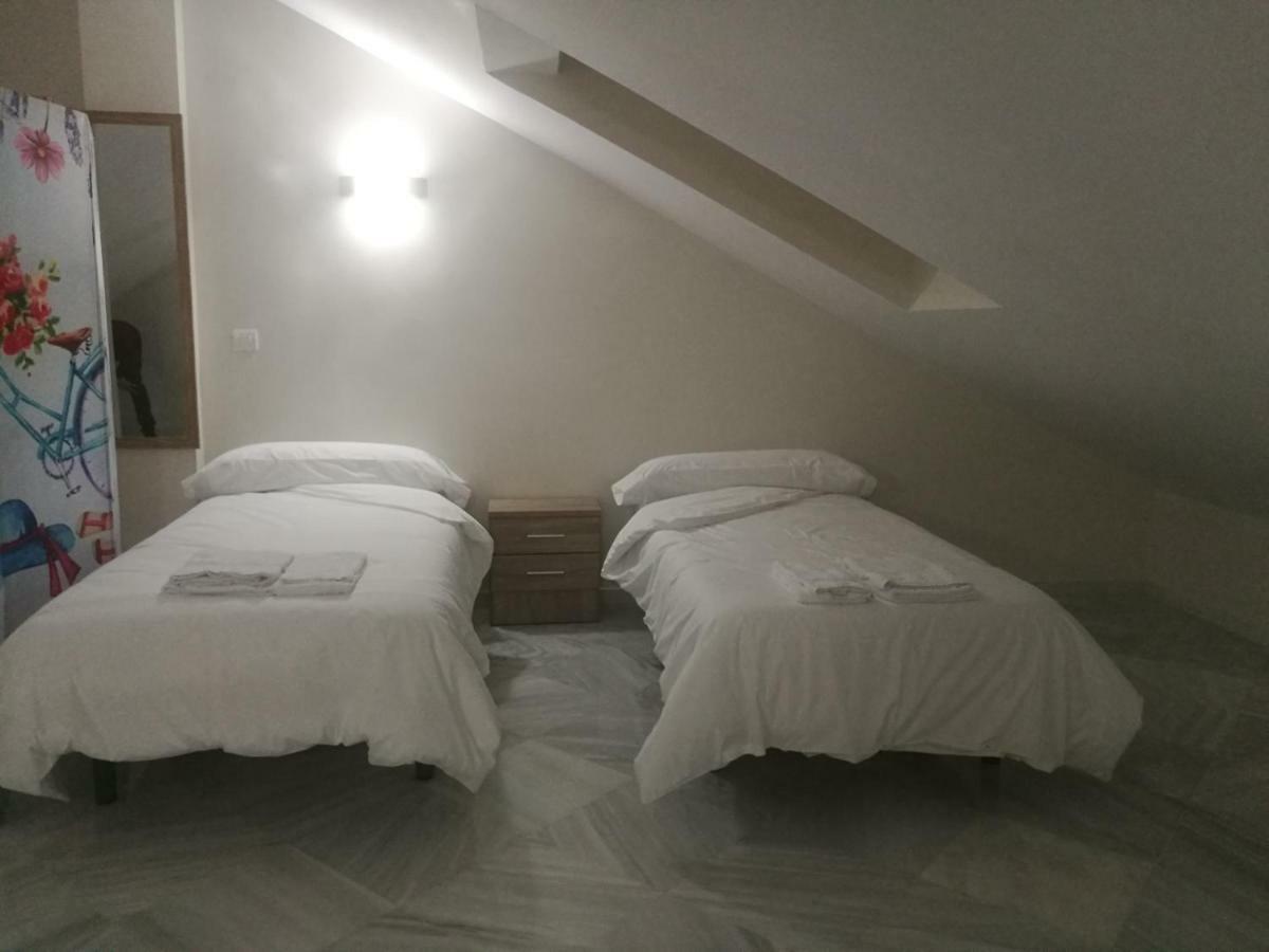 מאלגה Apartamentos Edificio Vicente מראה חיצוני תמונה