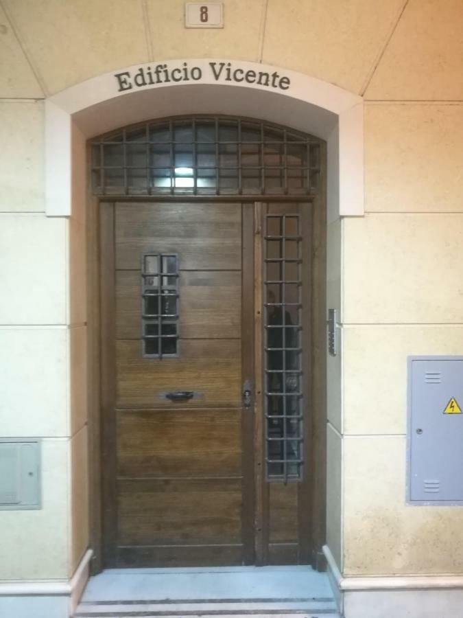 מאלגה Apartamentos Edificio Vicente מראה חיצוני תמונה