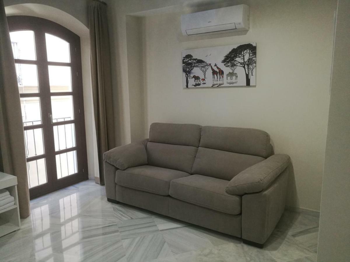 מאלגה Apartamentos Edificio Vicente מראה חיצוני תמונה