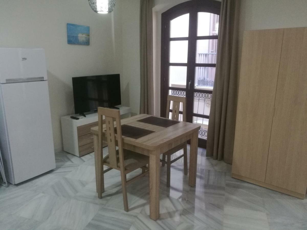 מאלגה Apartamentos Edificio Vicente מראה חיצוני תמונה