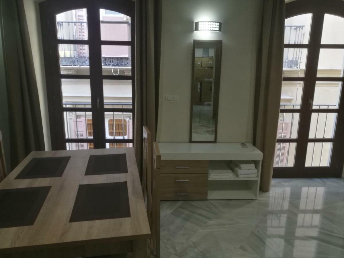 מאלגה Apartamentos Edificio Vicente מראה חיצוני תמונה