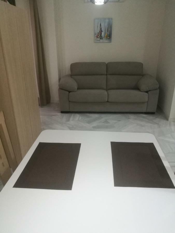 מאלגה Apartamentos Edificio Vicente מראה חיצוני תמונה
