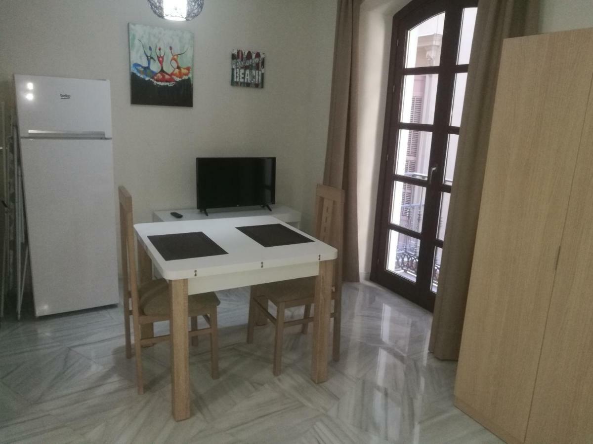 מאלגה Apartamentos Edificio Vicente מראה חיצוני תמונה